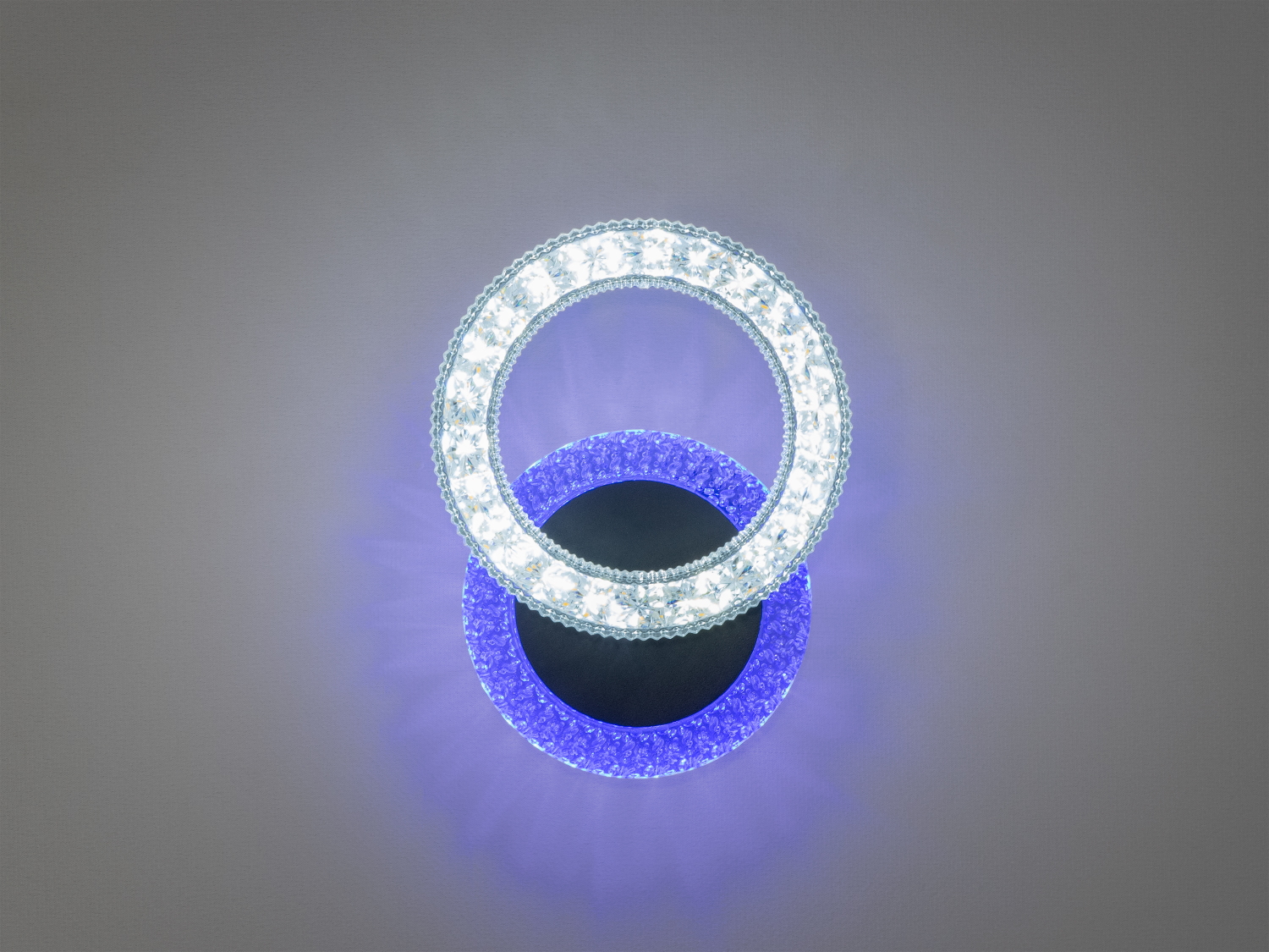 Світлодіодне бра 2203 у чорному кольорі з двома кільцями. Ідеально підходить для сучасних інтер′єрів, забезпечуючи стильне та енергоефективне освітлення.