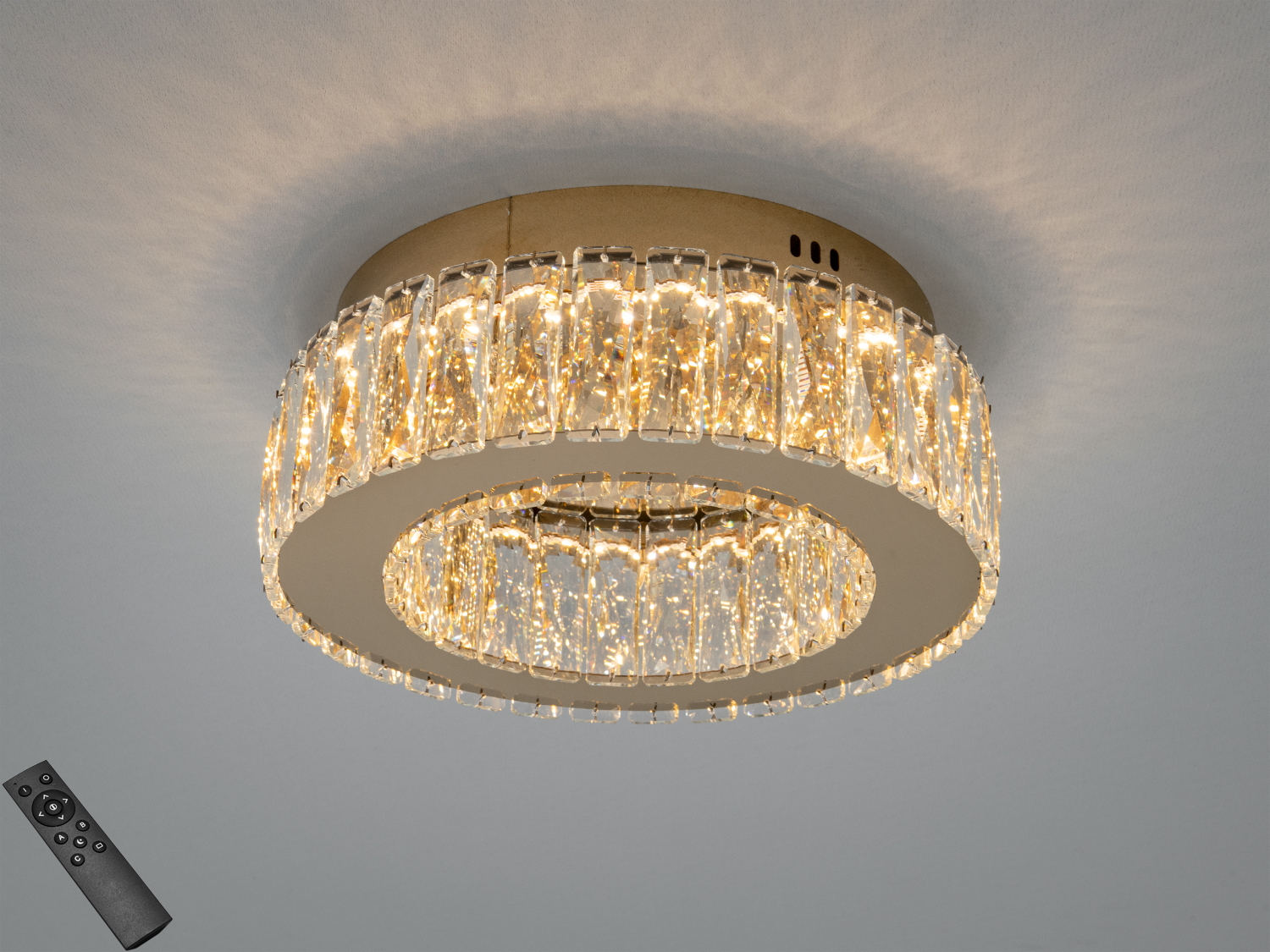 Кришталева стельова LED-люстра 44 Вт у золоті з пультом. Два кільця кришталю та низький профіль для кімнат до 8 м².