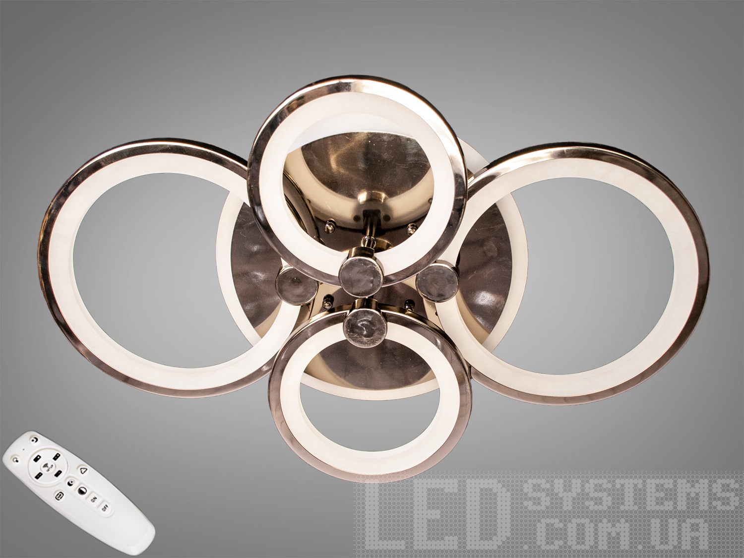 Зустрічайте саму хітову модель в хромованому виконанні.
Світлодіодна люстра має декілька режимів: холодний 6400К, нейтральний 4500К, теплий 2700К, синє LED підсвічування, поєднаний режим - будь основне світло плюс світлодіодне підсвічування - все залежить від вашого настрою.
Стельовий світильник має електронний димер, що дозволяє регулювати яскравість люстри від 5% до 100% за допомогою пульта, який поставляється разом з люстрою.
Люстра світить яскраво, але не сліпить за рахунок матеріалу - акрилу, до того ж цей матеріал дуже міцний - його важко пошкодити.
Легка вага, невелика висота, оригінальний дизайн з хромованими частинами, пульт, димер, додаткове підсвічування - вам обов'язково сподобаються наші люстри.