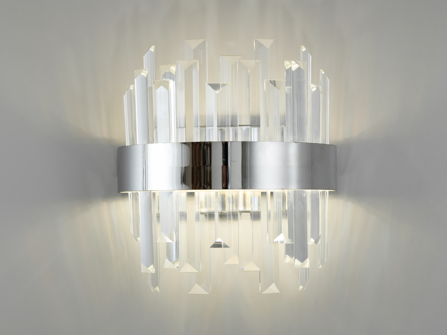 LED настінний світильник 836-2CH, 18 Вт, хром, кришталь. Три кольори світла 3200K 4100K 6000K для спальні, вітальні, холу. Енергоощадний і стильний.