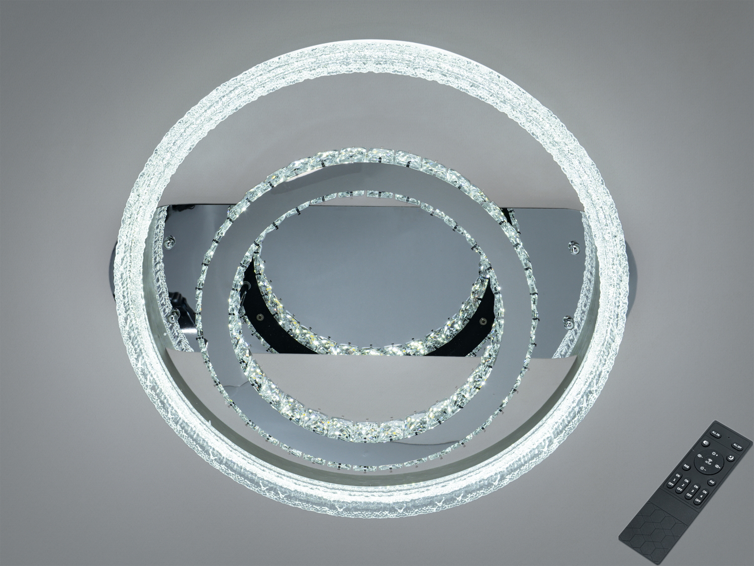 Стельова LED люстра 120 Вт, хром, два кільця з акрилу і кришталевими вставками. Три кольорові температури 3200K/4100K/6500K. Пульт і настінний вимикач. Для кімнат до 20 м².