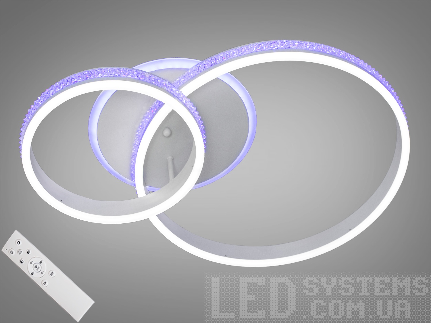 Перед Вами зовсім нове і незвичайне виконання плафонів, що обрамляють LED лампи. Така люстра запросто підійде під будь-який інтер'єр - класичний, сучасний і навіть у стилі &laquo;хай-тек&raquo;.
Люстра оснащена блоком живлення світлодіодних ламп, пультовим керуванням, порежимним включенням.