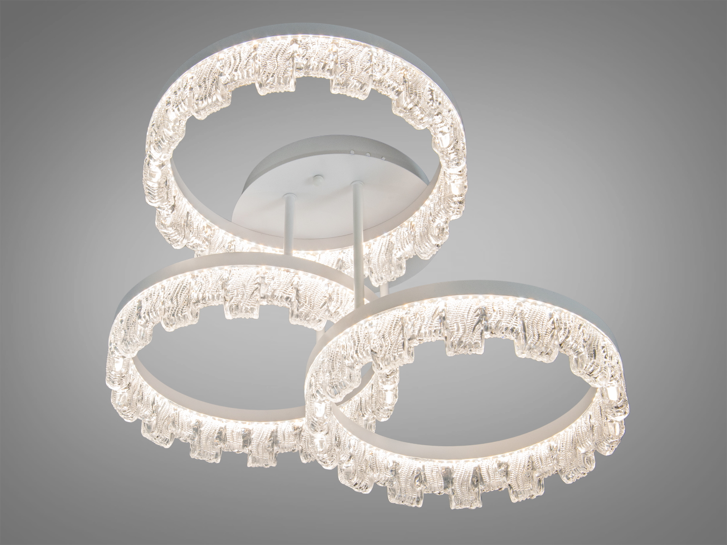 Сучасна стельова LED люстра з трьома акриловими кільцями, 90W, 4950 lm. Три режими 3200K/4100K/6000K, керування настінним вимикачем. Підходить для кімнат до 15 м².