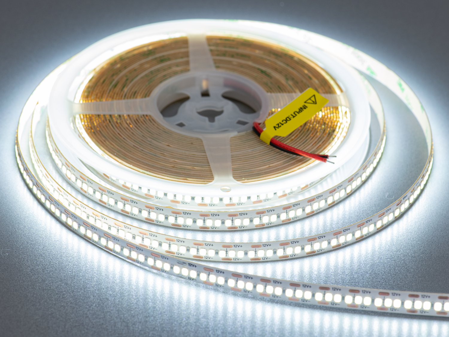 LED стрічка 12В, 240 діодів на метр, 10мм, холодний. Ця лед стрічка — безкомпромісний вибір для тих, хто цінує ефективність, стиль і надійність у кожній деталі. LED стрічка 12В, 240 діодів на метр, 10мм, холодний. Ця лед стрічка — безкомпромісний вибір для тих, хто цінує ефективність, стиль і надійність у кожній деталі.
