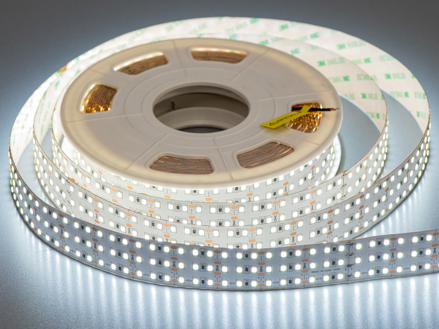 LED стрічка 12В, 360 діодів на метр, 30мм, холодний. Потужне, професійне джерело світла, створене для тих, хто цінує максимальну яскравість, рівномірне світіння та бездоганну якість. LED стрічка 12В, 360 діодів на метр, 30мм, холодний. Потужне, професійне джерело світла, створене для тих, хто цінує максимальну яскравість, рівномірне світіння та бездоганну якість.