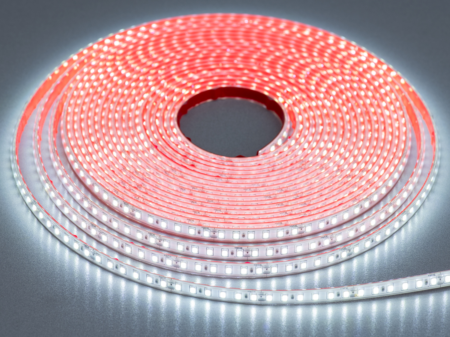 LED стрічка 24В, 120 шт/м, герметична, 8мм, холодний. Придбайте лед стрічку, щоб отримати потужне, холодне, стійке до вологи світло в компактному, герметичному форматі. LED стрічка 24В, 120 шт/м, герметична, 8мм, холодний. Придбайте лед стрічку, щоб отримати потужне, холодне, стійке до вологи світло в компактному, герметичному форматі.