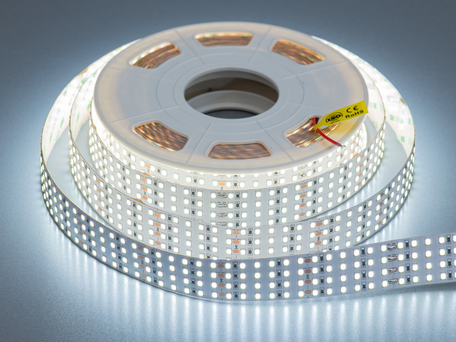 LED стрічка 24В, 480 діодів на метр, 30мм, холодний. Придбайте led стрічку, вибір професіоналів, які очікують максимум результату від кожного світлового рішення.