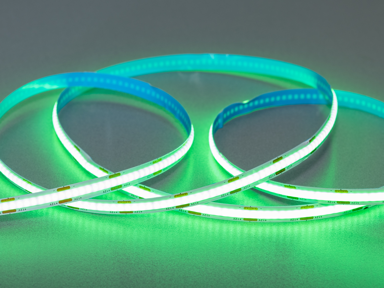 COB LED стрічка 12В, 320 діодів на метр, 8мм, зелений. Придбай COB лед стрічку, яка дарує настрій, формує простір, трансформує сприйняття.