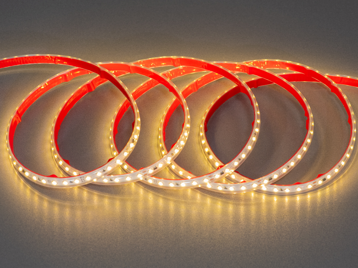 LED стрічка 220в, 120 шт/м, герметична, 8мм, холодний. Придбайте led стрічку, надійне, яскраве та економічне рішення для зовнішнього, технічного та архітектурного освітлення.