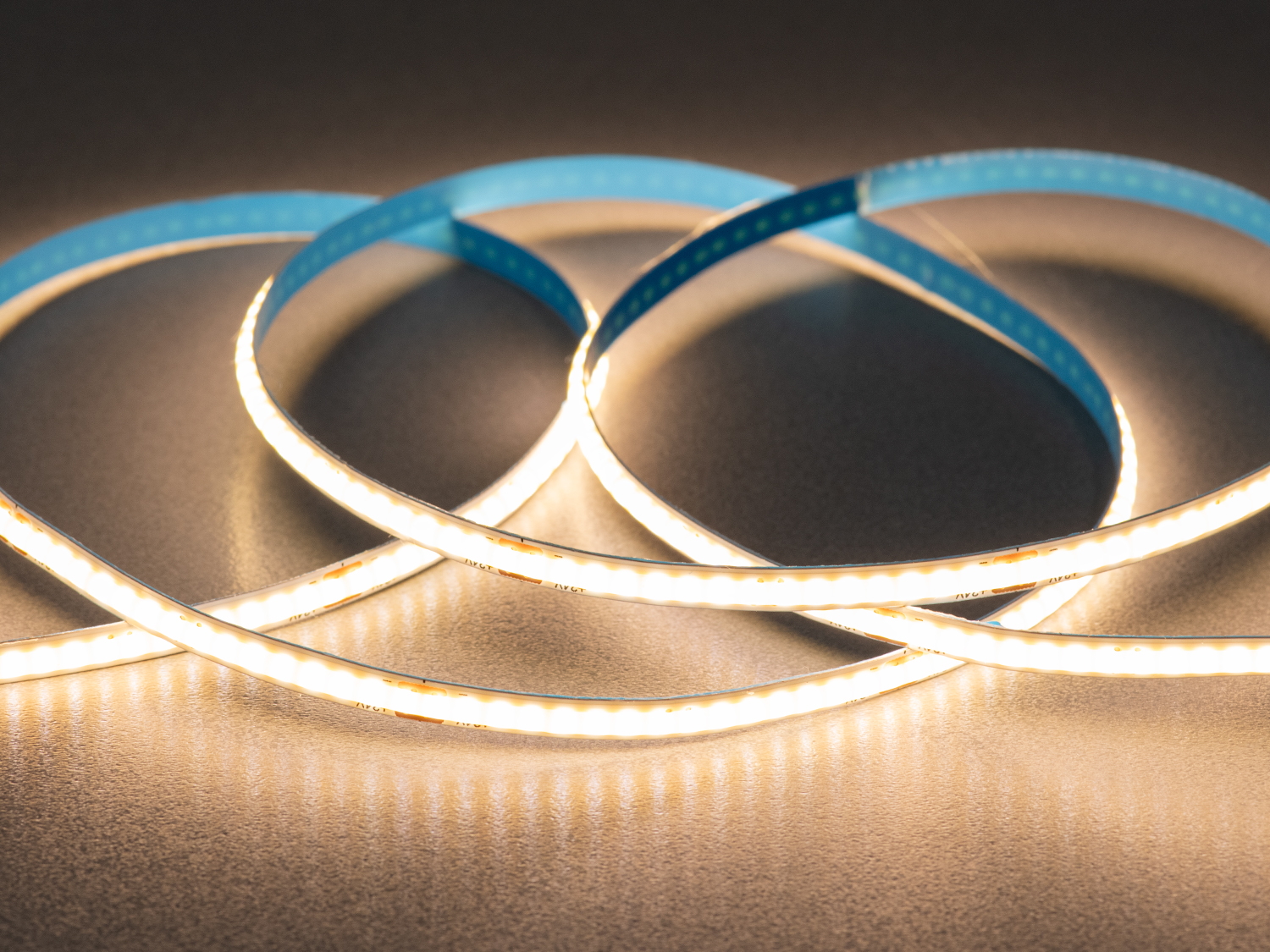 COB LED стрічка 24В, 320 діодів на метр, 5мм, теплий. Придбайте COB світлодіодну стрічку — це досконале рішення для тих, хто прагне до комфорту, стилю та енергоефективності.