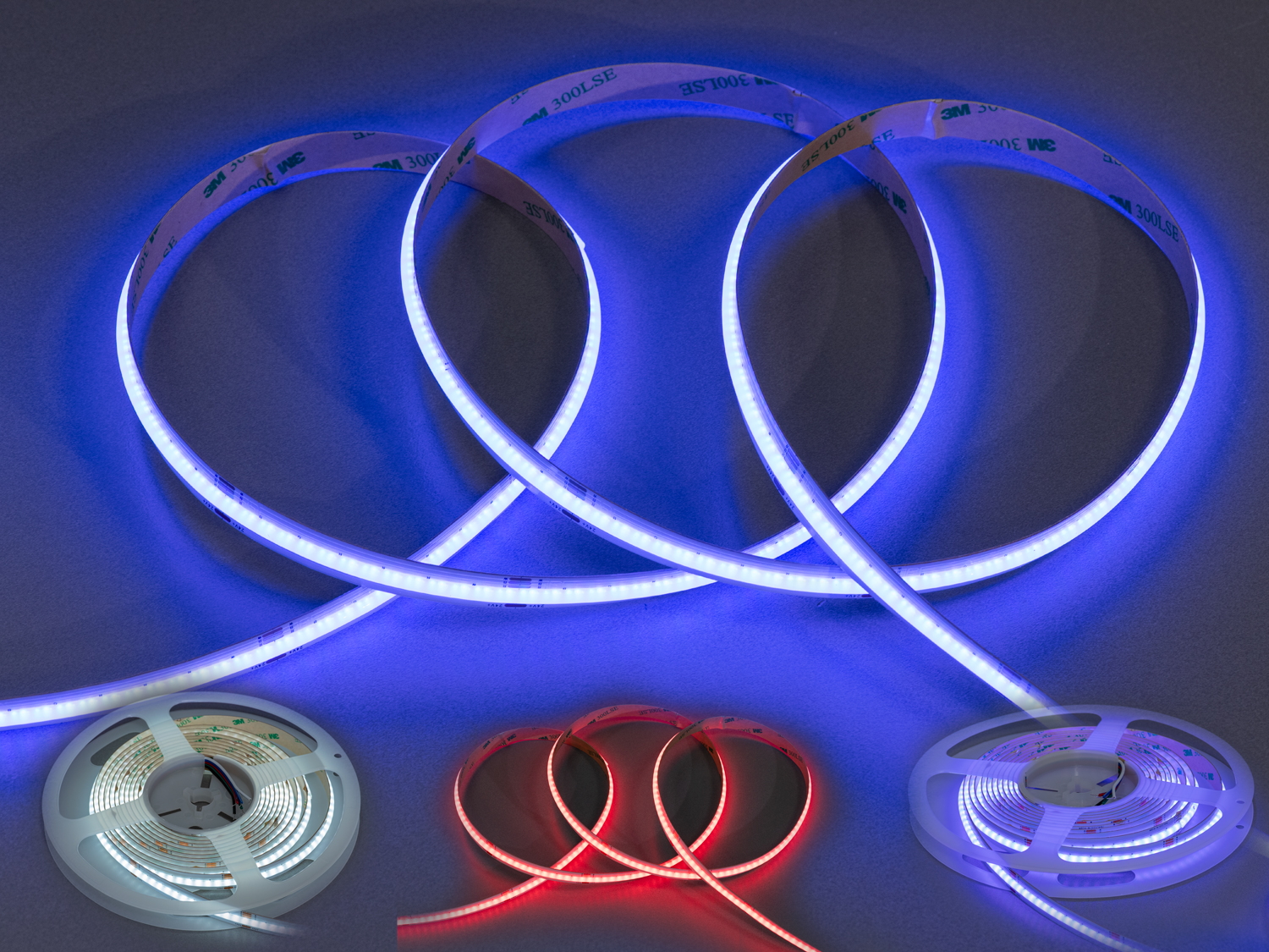 LED стрічка 24В, 840 діодів на метр, 10мм, RGB. Оберіть цю лед стрічку, технологічне рішення, що поєднує в собі гнучкість, яскравість, ефектність та точність кольорової передачі. 
