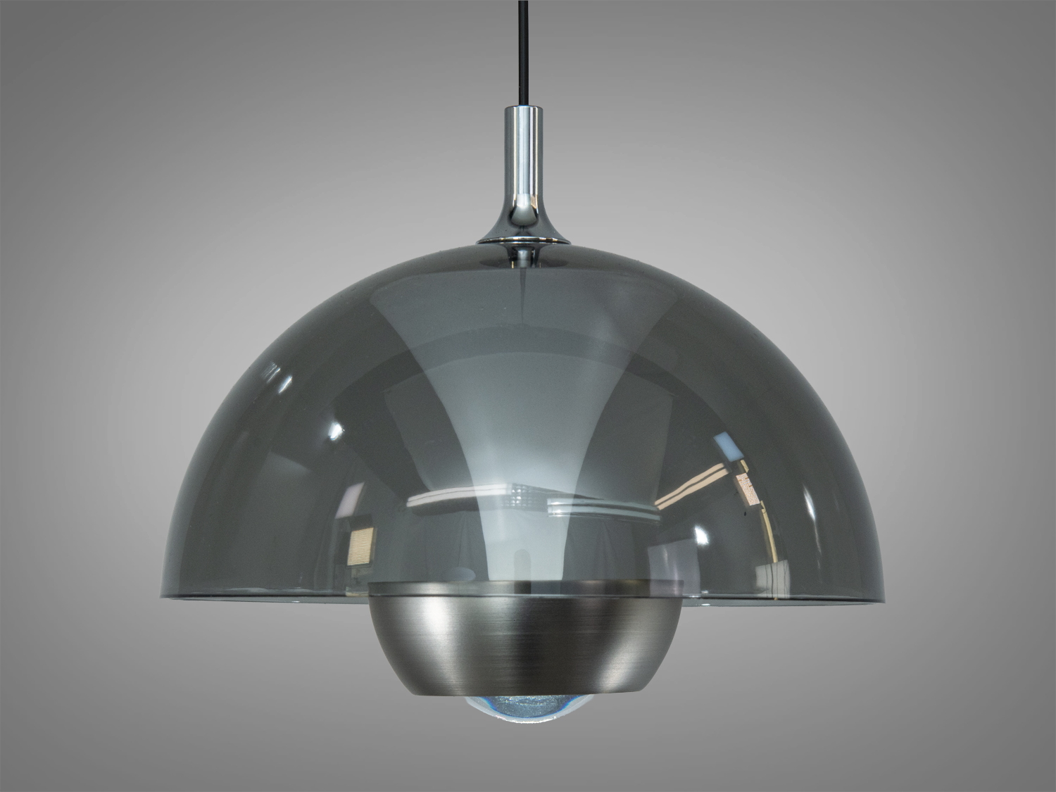 Одинарний LED-підвіс Diasha 7Вт у сатині з димчастим склом. Керування — настінний вимикач і сенсор-помах. Для кухні, вітальні, спальні та акцентного світла.